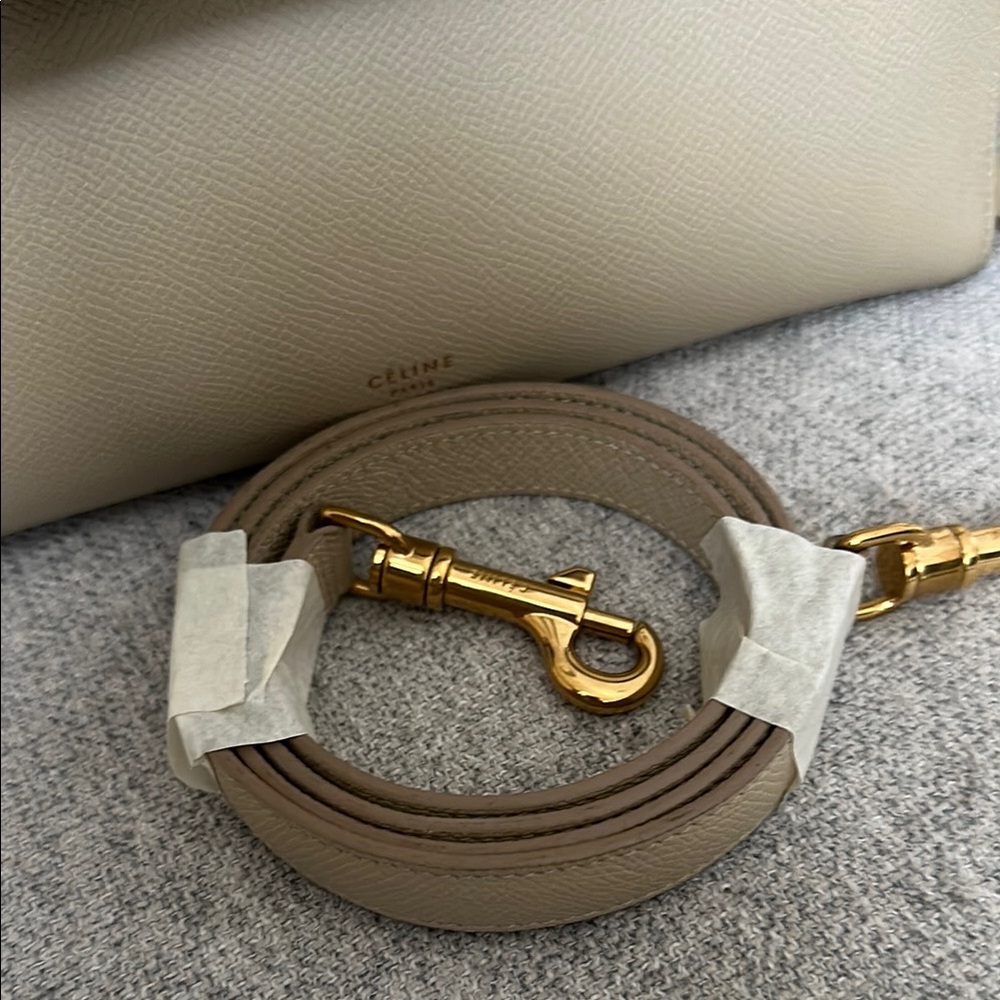 Celine Handbag - Picture 5 of 9